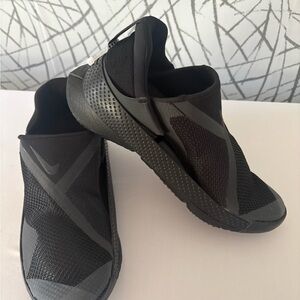 Nike Go FlyEase 'Triple Black' slip-on mesh sneakers in black, DR5540-006.